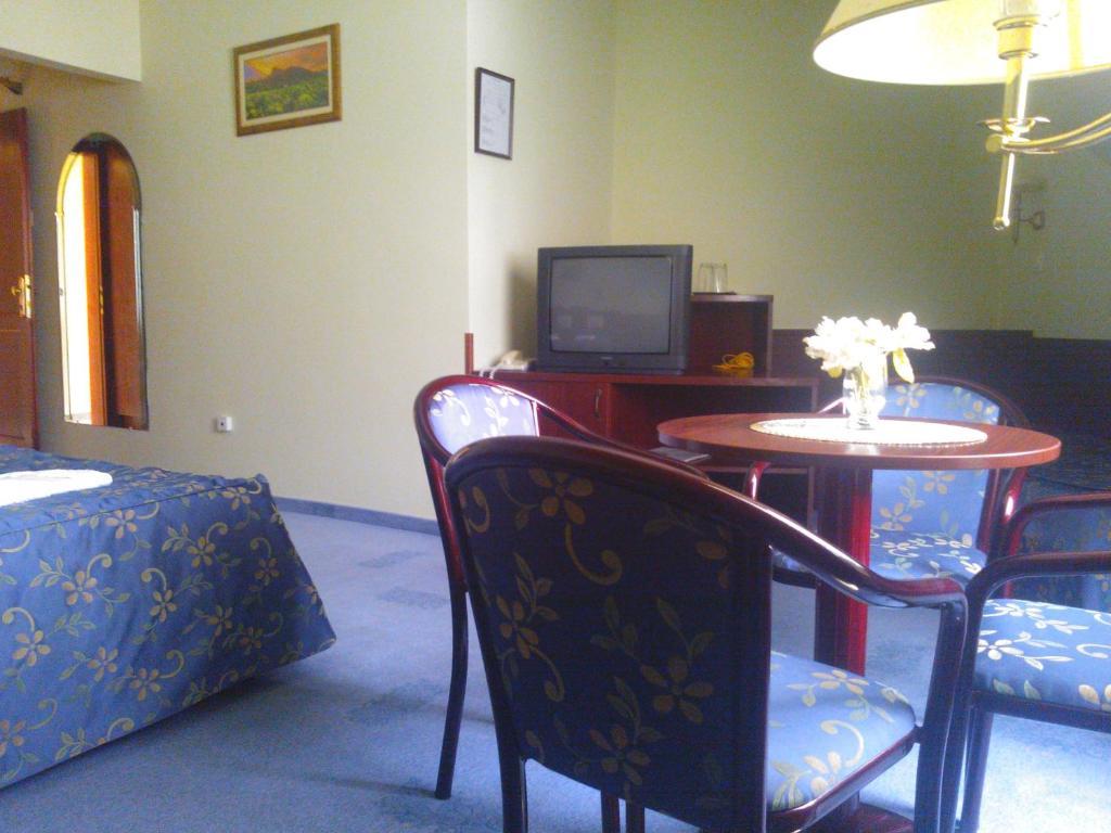 Hotel Kolibri Miskolc Habitación foto